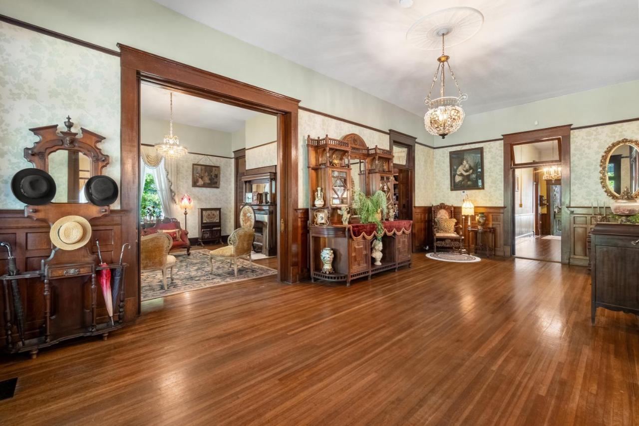 Ross Mansion Bed & Breakfast Хаттисберг Экстерьер фото